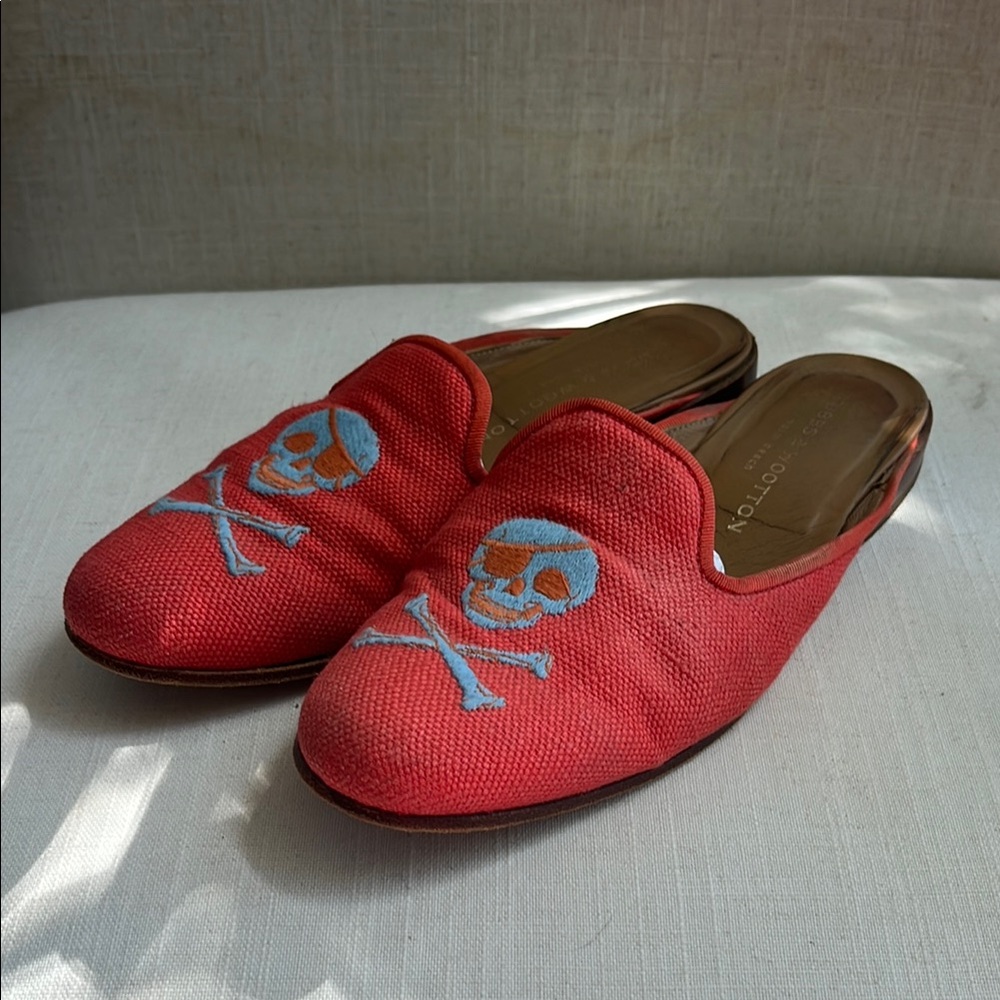 Stubbs & Wilton Red Skull Embroidered loafers mikes, sz9